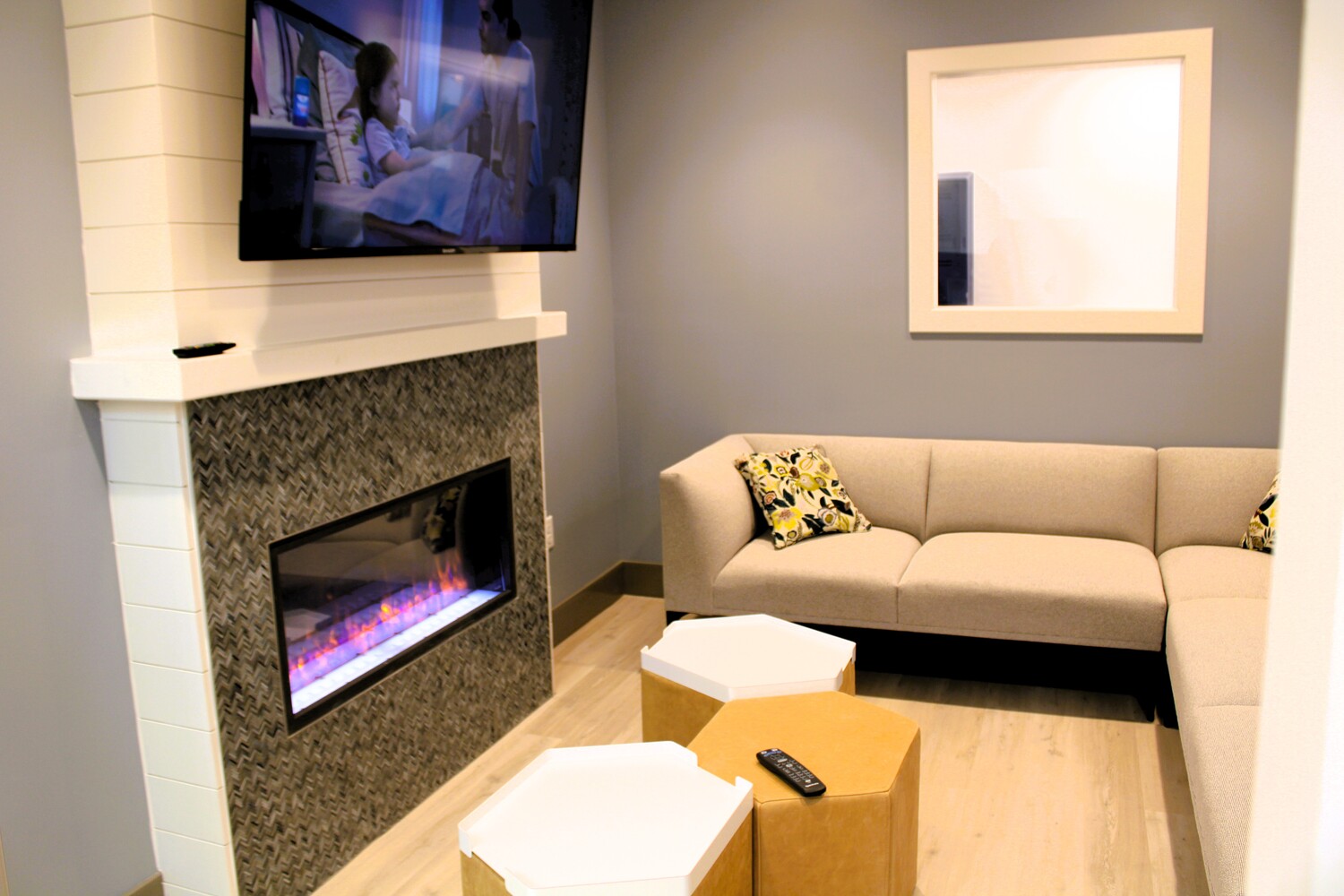 Family Room 2-1