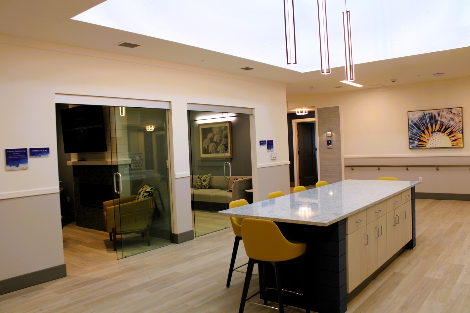 Family Kitchenette2-h-1