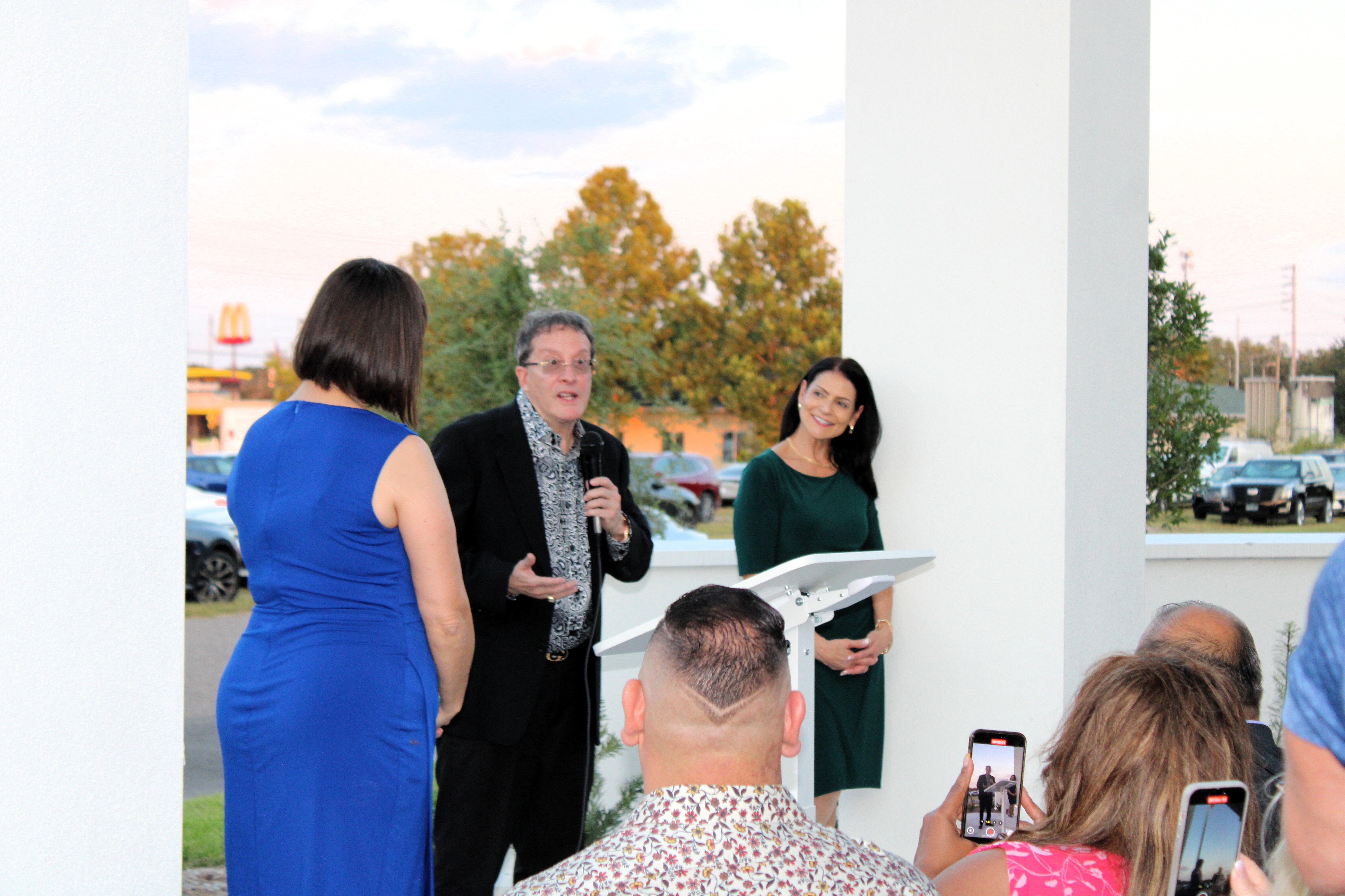Dr. Jay Weil speaks during the grand opening